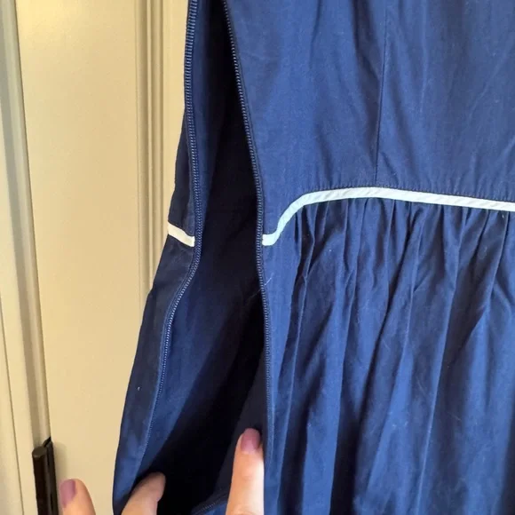 Vineyard Vines Navy Dress with White Detailing - Picture 4 of 5